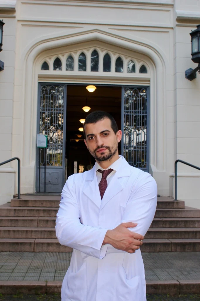 Dr. Gustavo Guerrero, urologista formado pela USP, em São Paulo - CRM 199490, na FMUSP